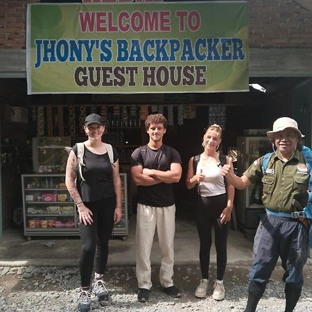 Jhony'S Backpacker-Guest House Only Stay Here Book Treking With Us Bukit Lawang Kültér fotó