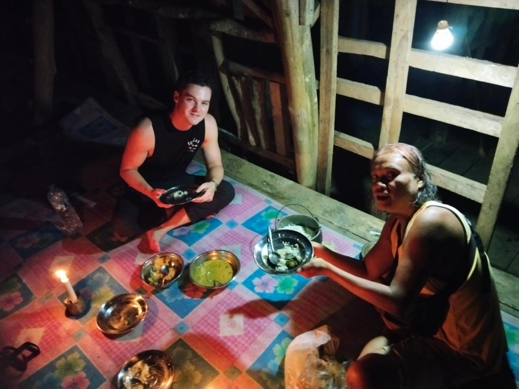 Jhony'S Backpacker-Guest House Only Stay Here Book Treking With Us Bukit Lawang Kültér fotó