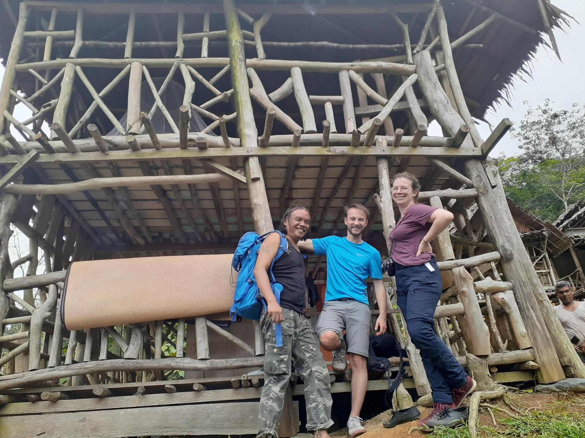 Jhony'S Backpacker-Guest House Only Stay Here Book Treking With Us Bukit Lawang Kültér fotó
