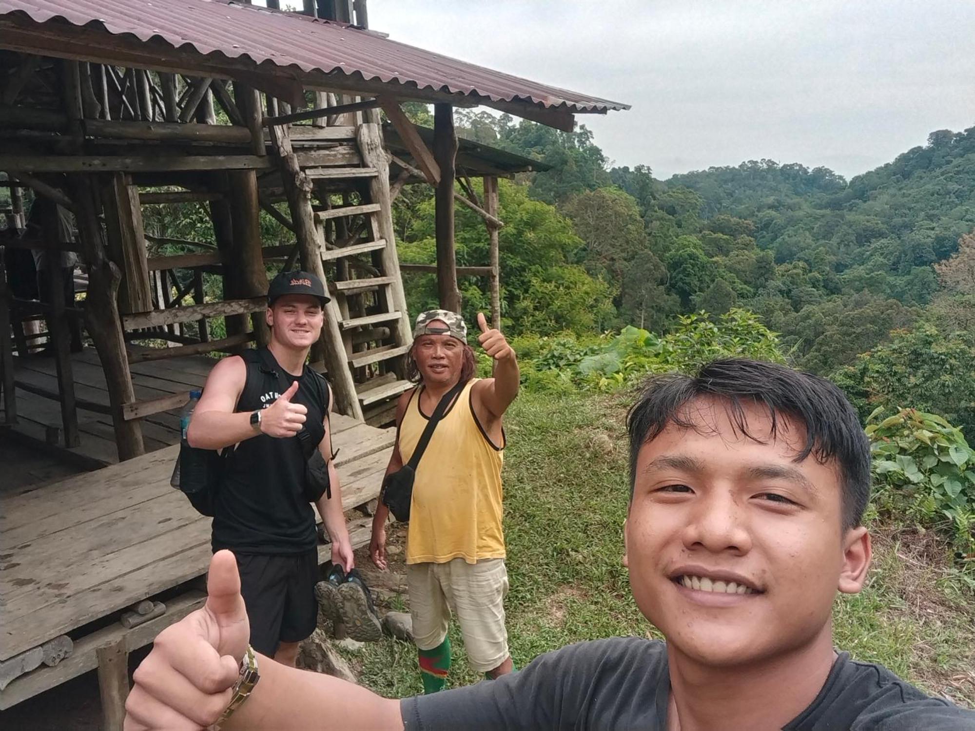 Jhony'S Backpacker-Guest House Only Stay Here Book Treking With Us Bukit Lawang Kültér fotó