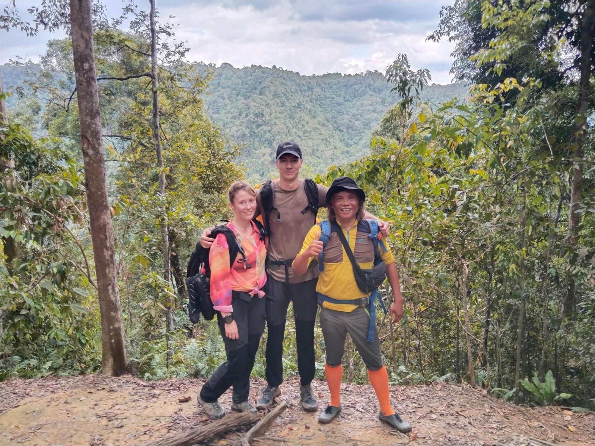 Jhony'S Backpacker-Guest House Only Stay Here Book Treking With Us Bukit Lawang Kültér fotó