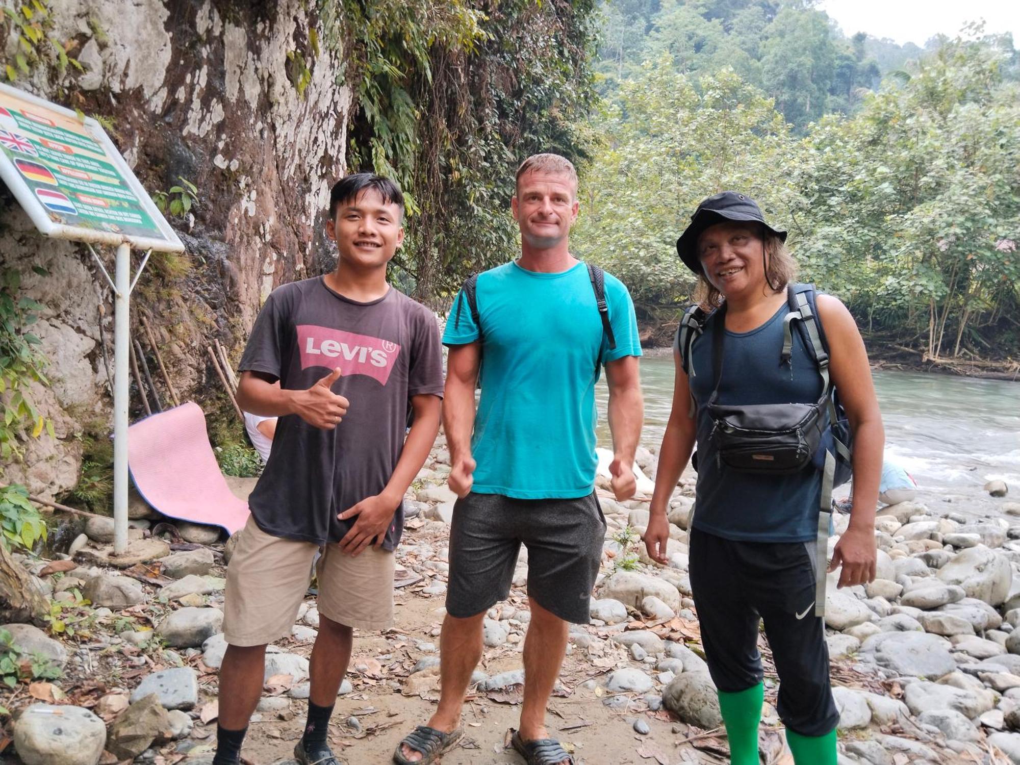 Jhony'S Backpacker-Guest House Only Stay Here Book Treking With Us Bukit Lawang Kültér fotó