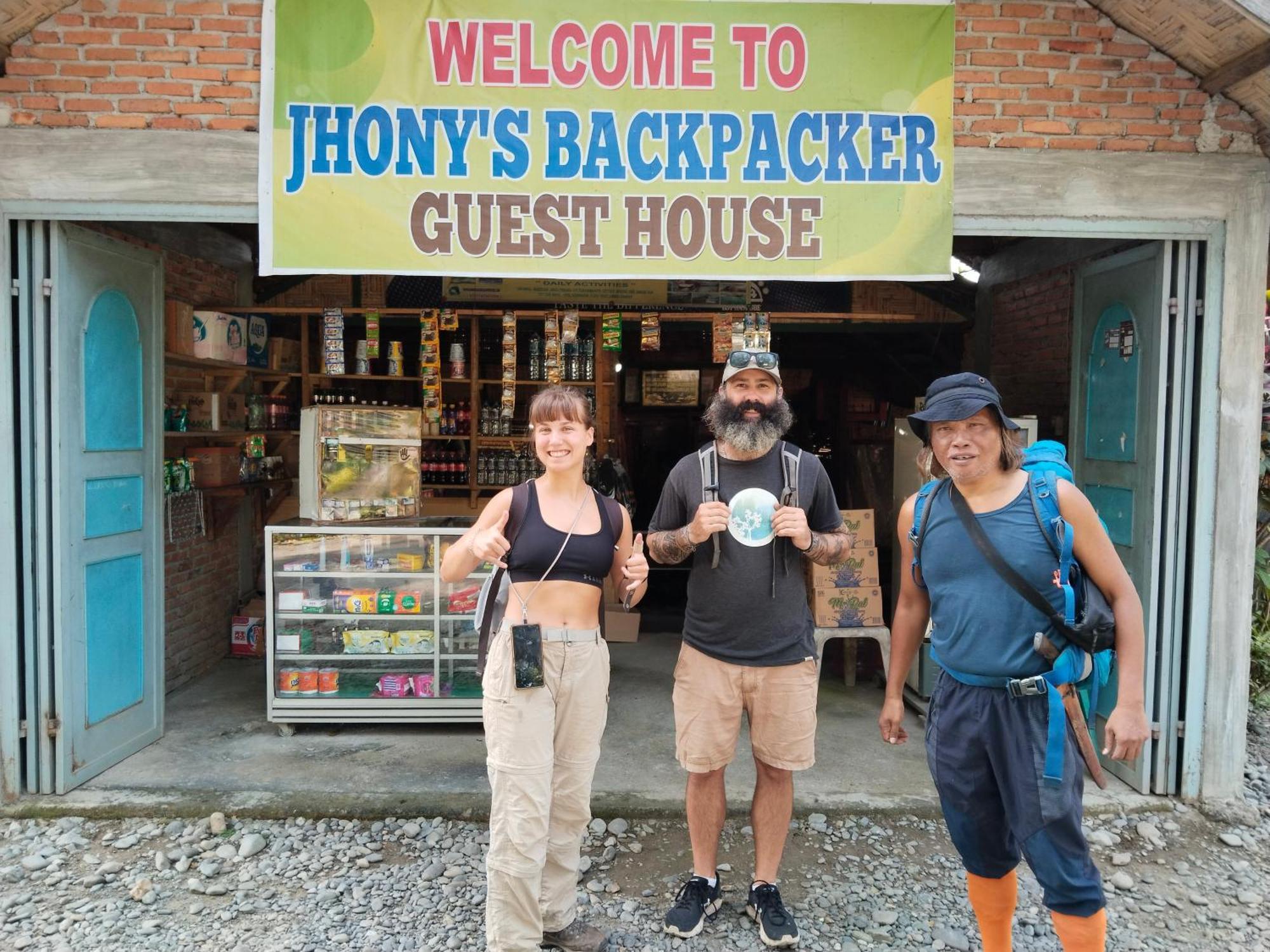 Jhony'S Backpacker-Guest House Only Stay Here Book Treking With Us Bukit Lawang Kültér fotó