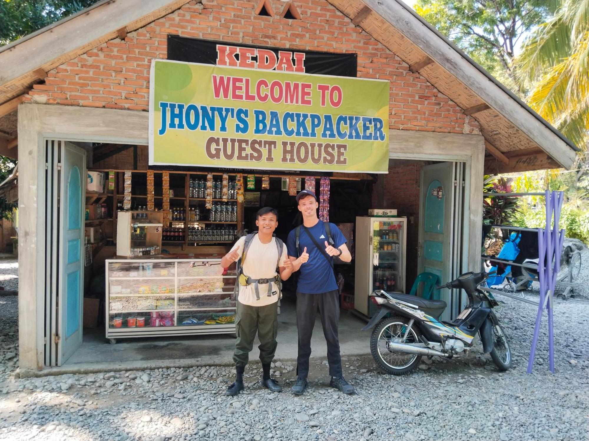 Jhony'S Backpacker-Guest House Only Stay Here Book Treking With Us Bukit Lawang Kültér fotó