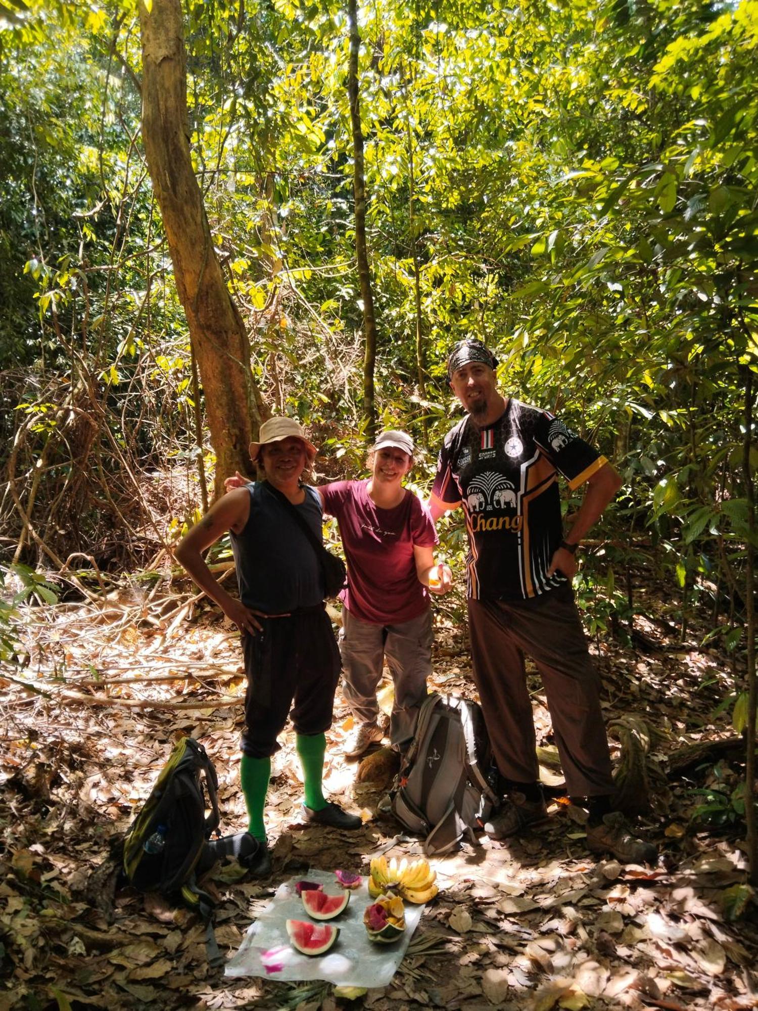 Jhony'S Backpacker-Guest House Only Stay Here Book Treking With Us Bukit Lawang Kültér fotó